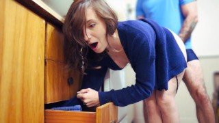 Stepmom gets stuck AGAIN - (Hot milf gets FUCKED Hard) | CharmeUseX - Video Porno Gratuite HD | Charmeuse X