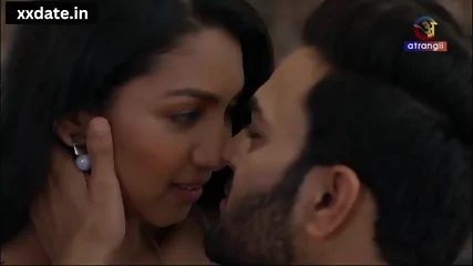 GIRLFRIEND KE SATH USKI MUMMY KE SAMNE CHUDAI - Video Porno Gratuite HD | Charmeuse X