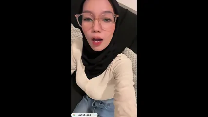 Beautiful Indonesian hijab girl ð - Free Film X HD Videos | Charmeuse X