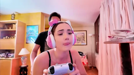 Surprendre Sa Meuf En Train De Jouer  Console  Baiser - Videos Film Porno Lesbienne Gratuites HD | Charmeuse X
