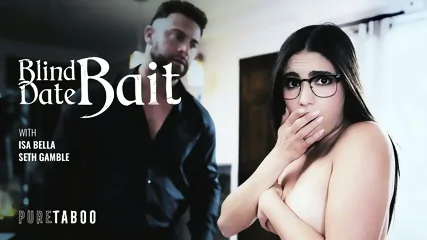 isa bella stepdad takes opportunity to fuck her. - Video Porno Gratuite HD | Charmeuse X
