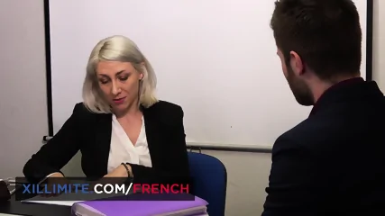 Julie Holly-La Recruteuse Est Une Cougar AffamÃ©e - Vidéo premium HD - MILF | Charmeuse X
