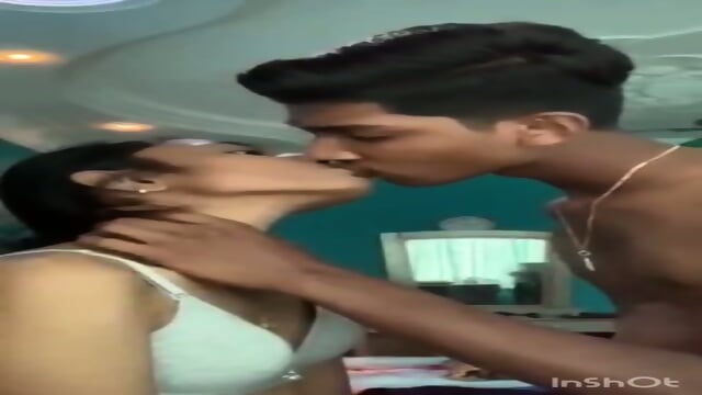 Tamil Teen couple viral - Porno Amateur Francais | Jeux de Rue